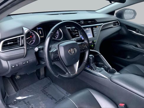 Used 2018 Toyota Camry SE FWD image 17