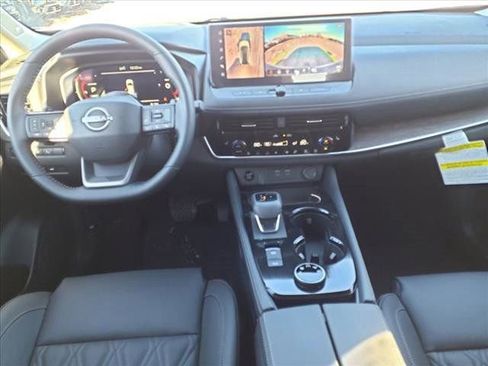 New 2025 Nissan Rogue Platinum w/ Tech Package image 9