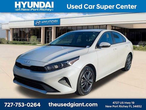 Used 2024 Kia Forte LXS w/ LXS Technology Package FWD image 1