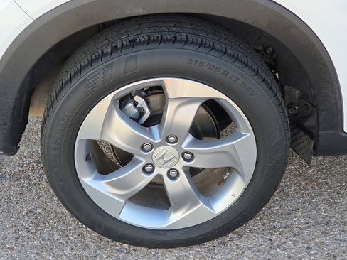 Used 2018 Honda HR-V LX image 7