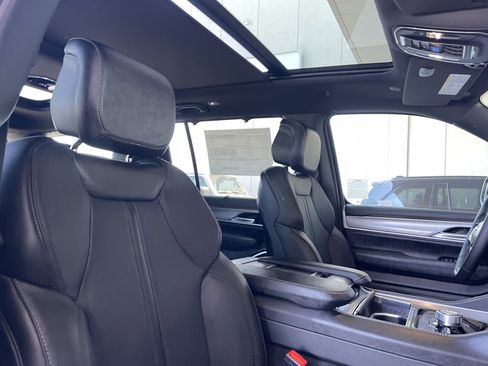 New 2026 Jeep Grand Wagoneer Limited AWD/4WD image 30