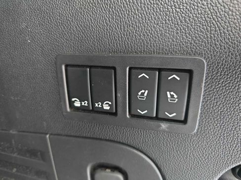 Used 2019 GMC Yukon Denali w/ Denali Ultimate Package image 9