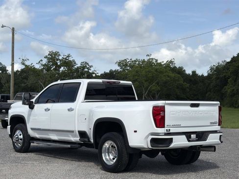Used 2024 Chevrolet Silverado 3500 High Country w/ High Country Premium Package AWD/4WD image 4