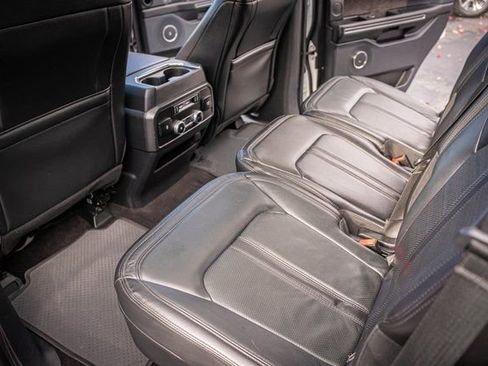 Used 2020 Ford Expedition Limited image 29