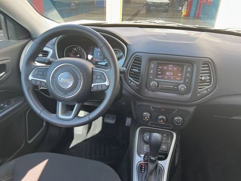 Used 2018 Jeep Compass Sport AWD/4WD image 13