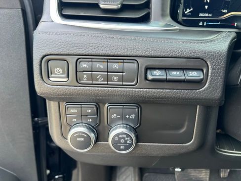 Used 2024 GMC Yukon Denali image 45