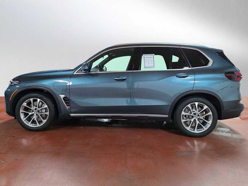 Used 2026 BMW X5 xDrive50e image 6