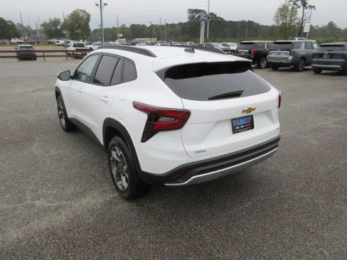 New 2026 Chevrolet Trax LT image 7