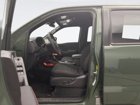 Used 2026 Nissan Frontier PRO-4X w/ Pro-4x Convenience Package AWD/4WD image 8