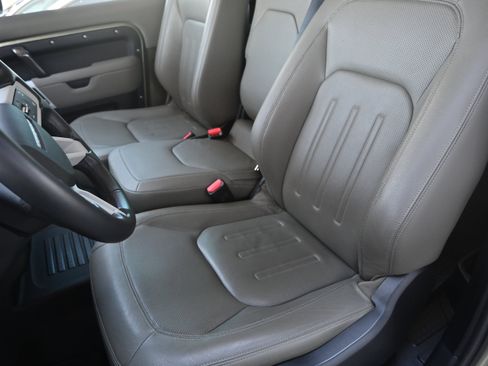 Used 2021 Land Rover Defender 90 First Edition image 41