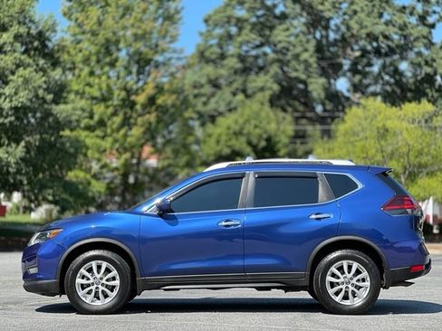 Used 2018 Nissan Rogue SV AWD/4WD image 8
