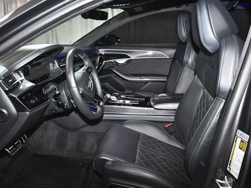 Used 2023 Audi S8 image 59