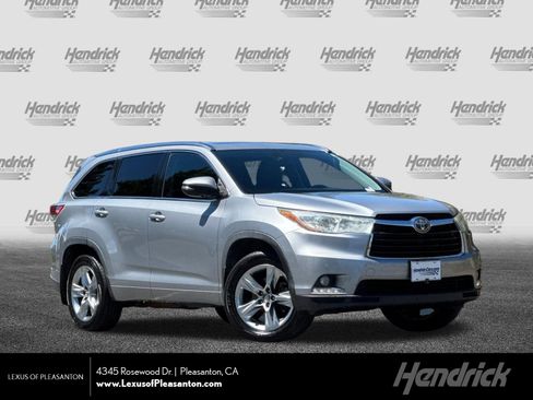 Used 2015 Toyota Highlander Limited Platinum AWD/4WD image 1