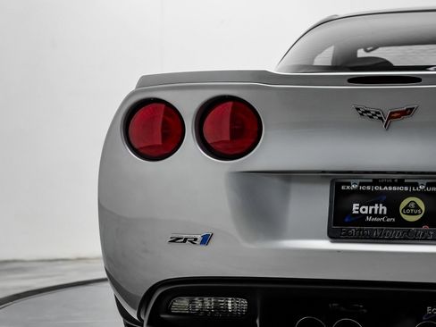 Used 2010 Chevrolet Corvette ZR1 w/ Preferred Equipment Group RWD image 16