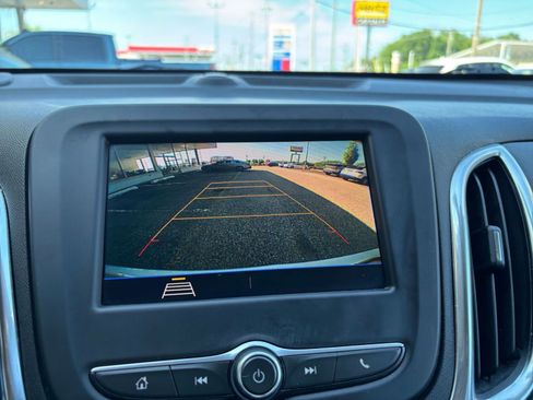 Used 2020 Chevrolet Equinox LT w/ Driver Convenience Package FWD image 24