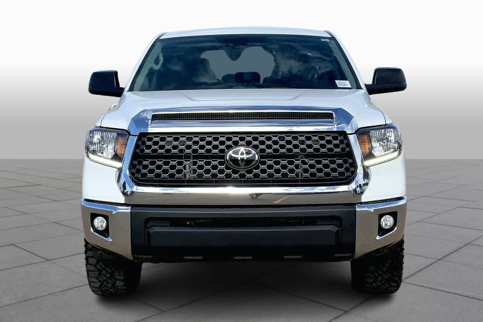 Used 2020 Toyota Tundra SR5 w/ SR5 Upgrade Package AWD/4WD image 4