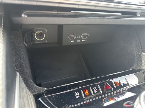 Used 2024 Jeep Wagoneer L Series II w/ Flexible Seating Group AWD/4WD image 18
