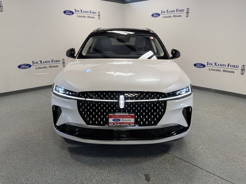 New 2026 Lincoln Nautilus Reserve image 2