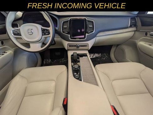 Used 2023 Volvo XC90 B6 Plus image 12