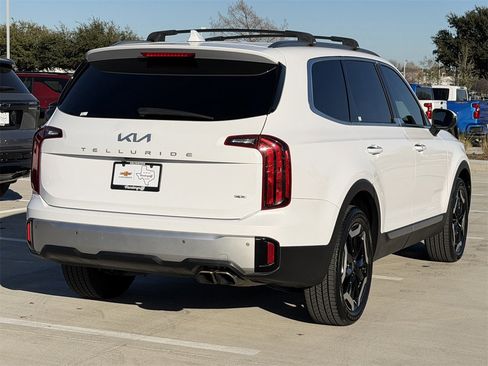 Used 2024 Kia Telluride S w/ S Sunroof Package image 4