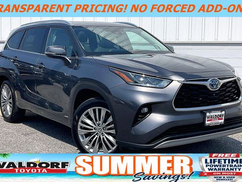 Used 2024 Toyota Highlander Platinum AWD/4WD image 1
