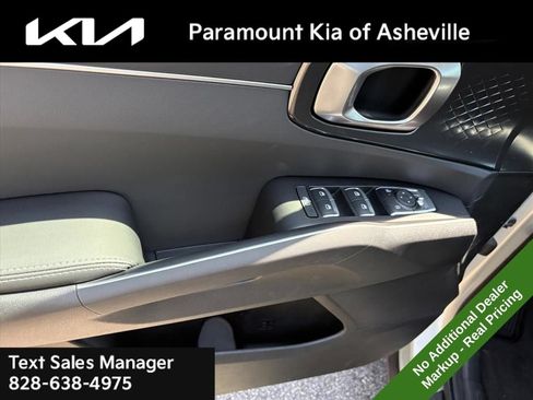 New 2026 Kia Sorento S w/ S Panoramic Sunroof Package FWD image 25