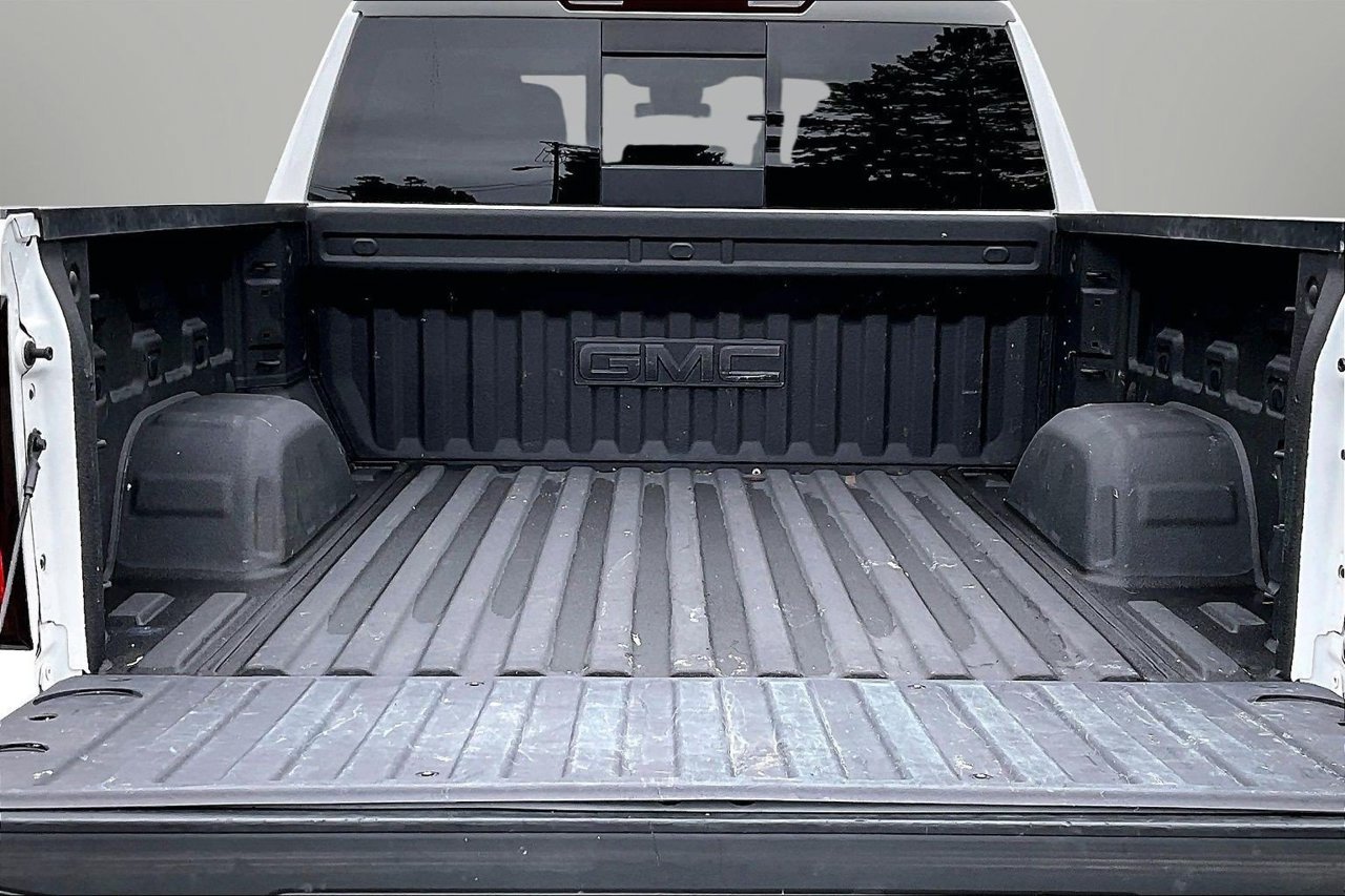 Used 2023 GMC Sierra 1500 Elevation w/ Elevation Premium Package AWD/4WD image 24