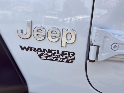 Used 2019 Jeep Wrangler Unlimited Sport S AWD/4WD image 18