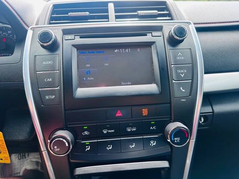 Used 2015 Toyota Camry SE FWD image 13