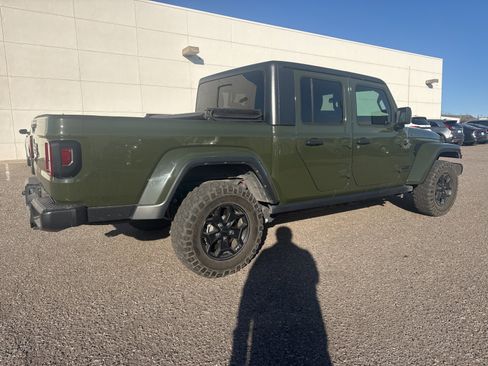Used 2023 Jeep Gladiator Sport image 8