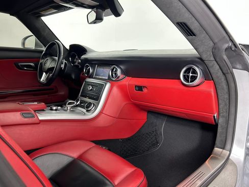 Used 2012 Mercedes-Benz SLS AMG Roadster image 22