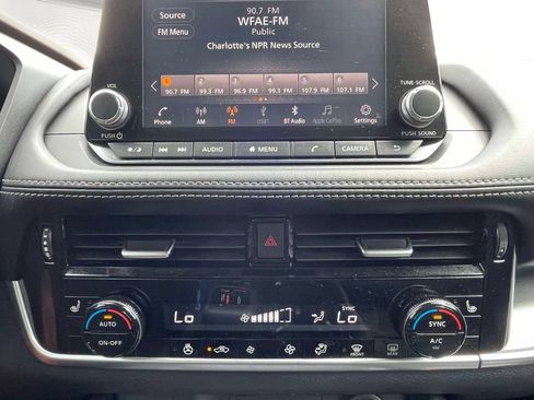 Used 2021 Nissan Rogue SV w/ Premium Package FWD image 30