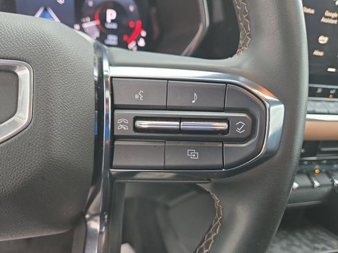 Used 2024 GMC Canyon AT4 w/ Technology Package image 13