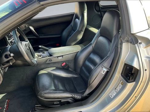 Used 2005 Chevrolet Corvette Coupe w/ Preferred Equipment Group RWD image 19