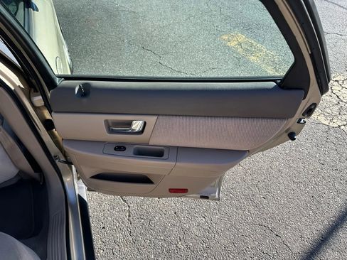 Used 2001 Ford Taurus SE image 29