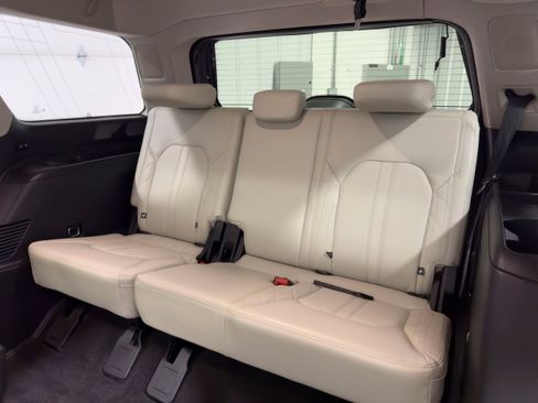 Used 2020 Ford Expedition Platinum image 27