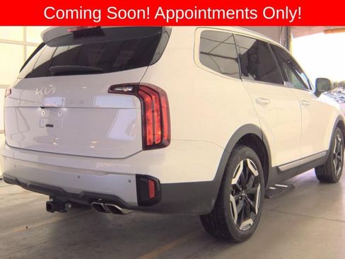 Used 2024 Kia Telluride S image 2