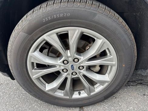 Used 2020 Ford Explorer XLT w/ Equipment Group 202A AWD/4WD image 22