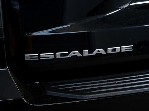 Used 2025 Cadillac Escalade ESV V image 24