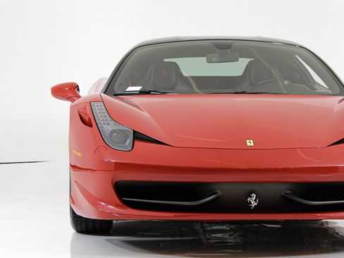 Used 2015 Ferrari 458 Italia Coupe RWD image 10