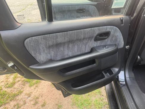Used 2004 Honda CR-V LX image 13