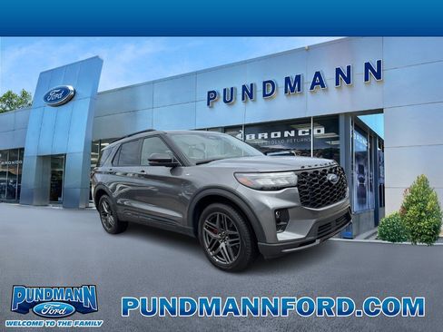 Used 2025 Ford Explorer ST-Line w/ ST-Line Street Pack AWD/4WD image 1