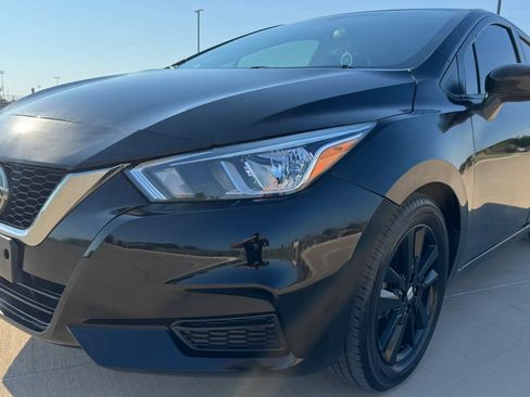 Used 2022 Nissan Versa SV FWD image 11