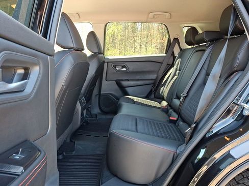 Used 2025 Nissan Rogue SV w/ Rock Creek Premium Package image 10