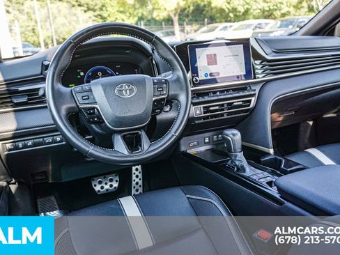 Used 2025 Toyota Camry SE image 27