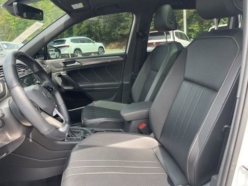 Used 2022 Volkswagen Tiguan SE R-Line AWD/4WD image 8