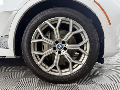Certified 2022 BMW X7 xDrive40i image 11