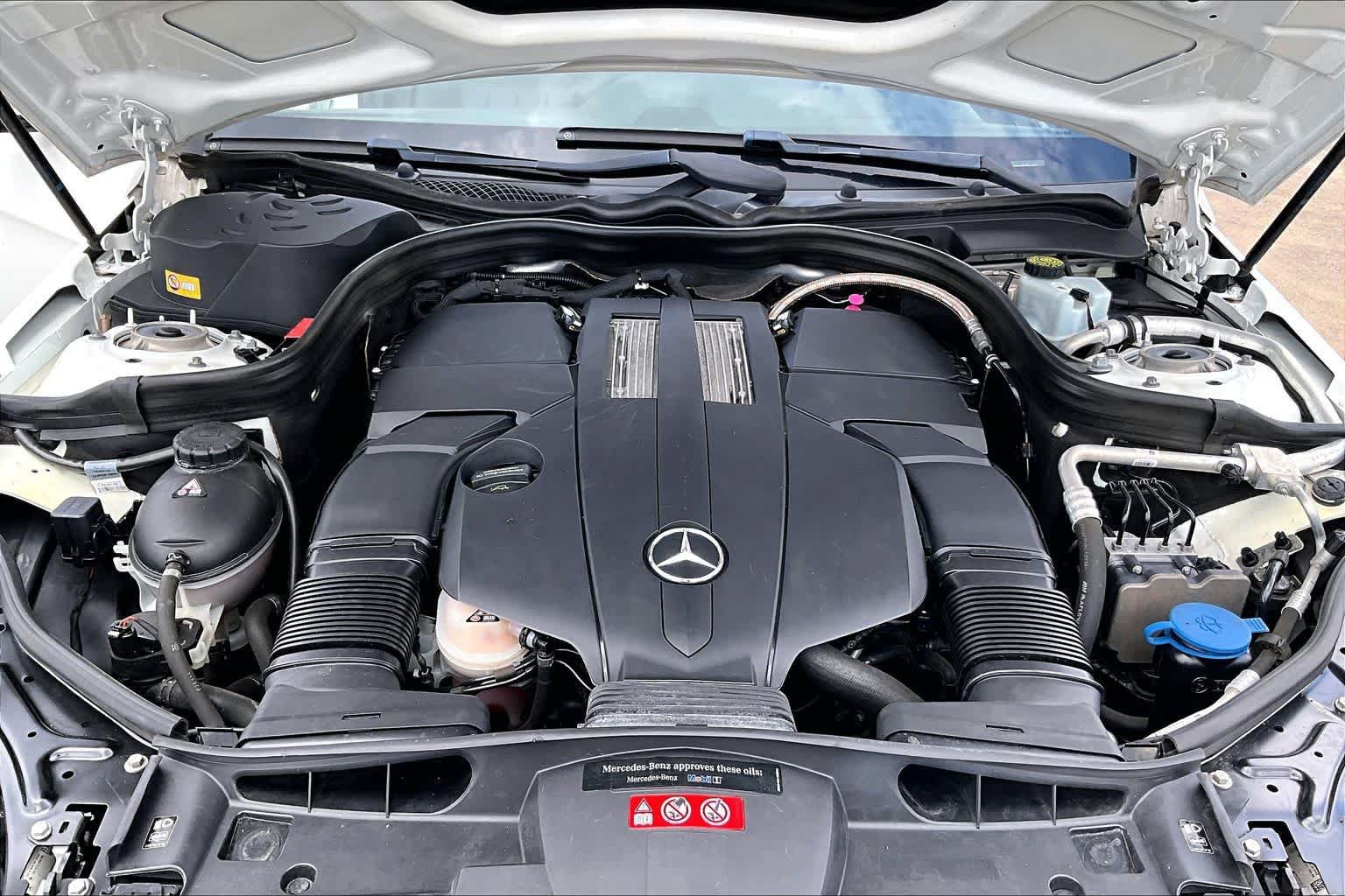 Used 2015 Mercedes-Benz E 400 4MATIC Sedan image 30