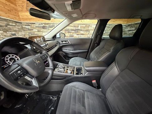 Used 2023 Mitsubishi Outlander SE AWD/4WD image 11