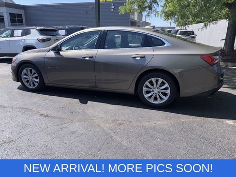 Used 2020 Chevrolet Malibu LT FWD image 2